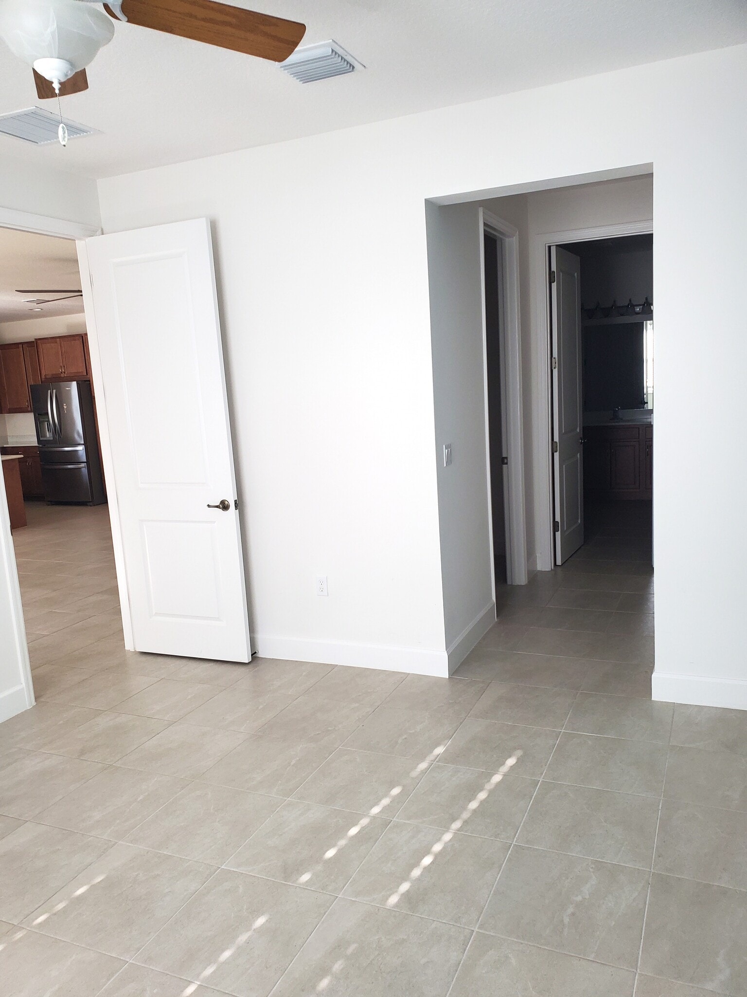 Building Photo - 11681 SW Oceanus Blvd