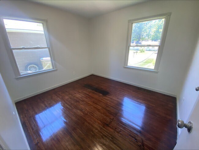 Building Photo - 210 Edgemoor St