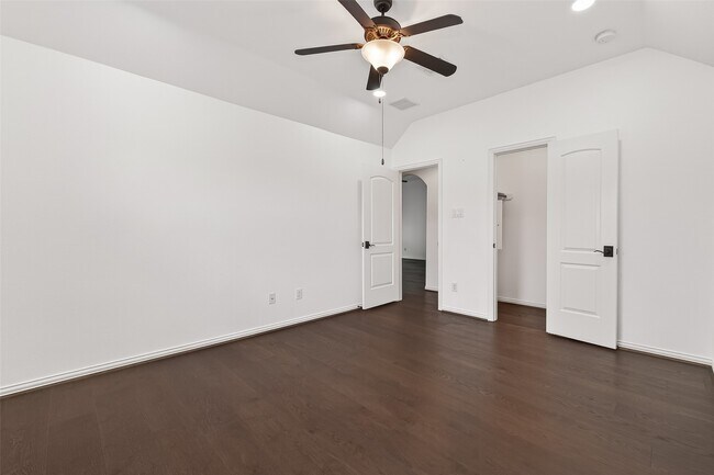 Building Photo - 2727 Carriage Hollow Ln