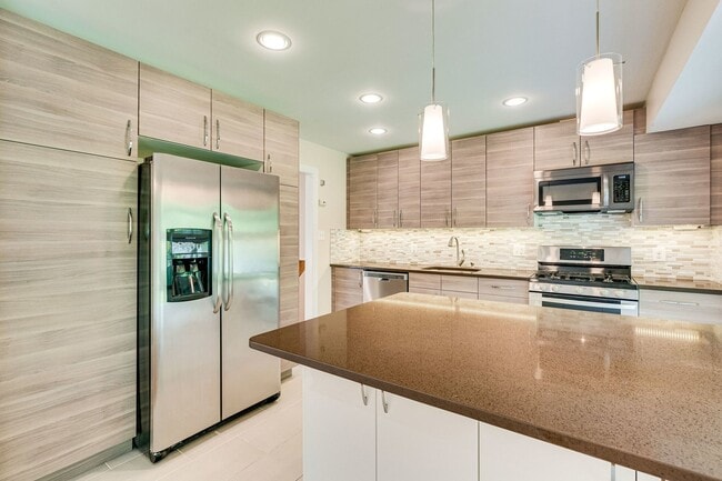 Building Photo - 4228 San Carlos Dr