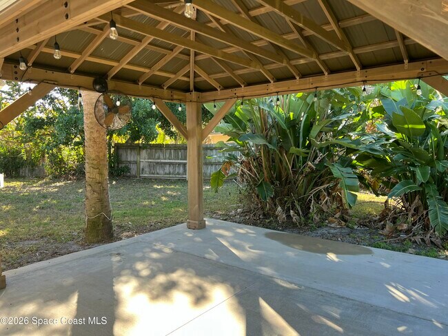 Building Photo - 250 Debra Ct