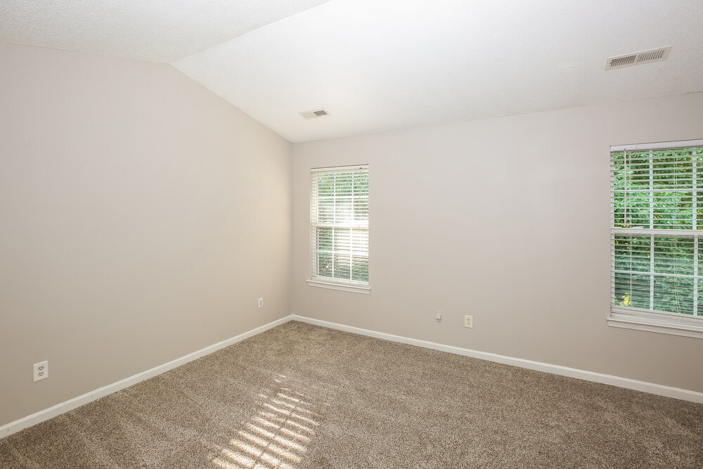 Building Photo - 15738 De Havilland Dr