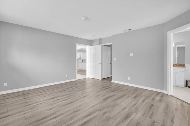 Building Photo - MAXIMO MOORINGS 3/2/2 HOME NEAR ST. PETE B...