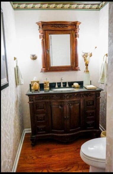 Building Photo - 3945 Oak St