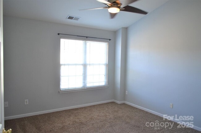 Building Photo - 16217 Peachmont Dr
