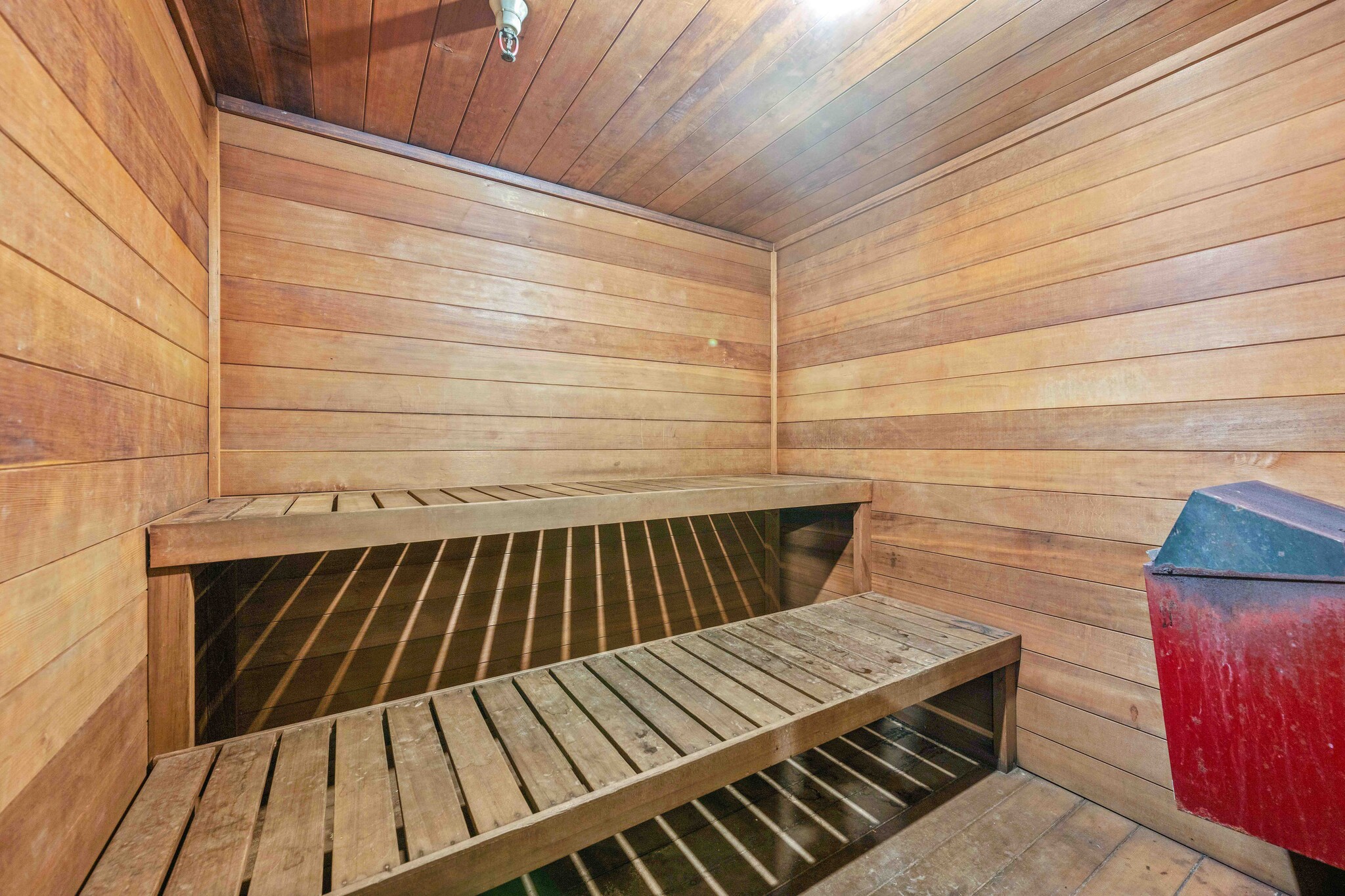 Sauna - 12801 Moorpark St