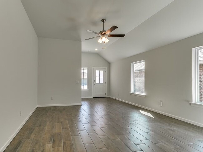 Building Photo - 1st Month Free - Stunning New Home!