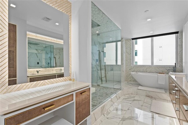 Building Photo - 450 Knights Run Ave