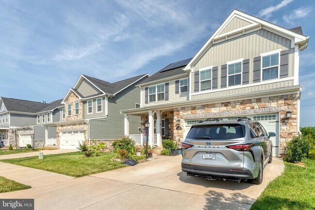 Building Photo - 11241 Wheeler Ridge Dr
