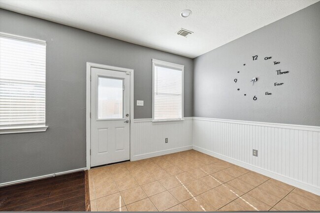 Building Photo - 14307 Mirkwood Ln