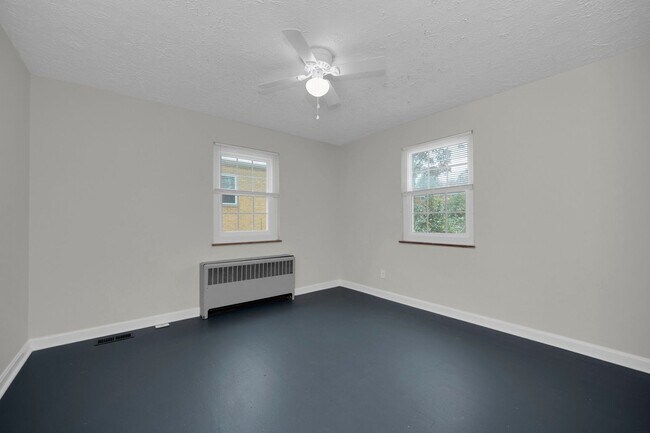 Building Photo - Green Twp- Cozy 2 Bed 1 Bath