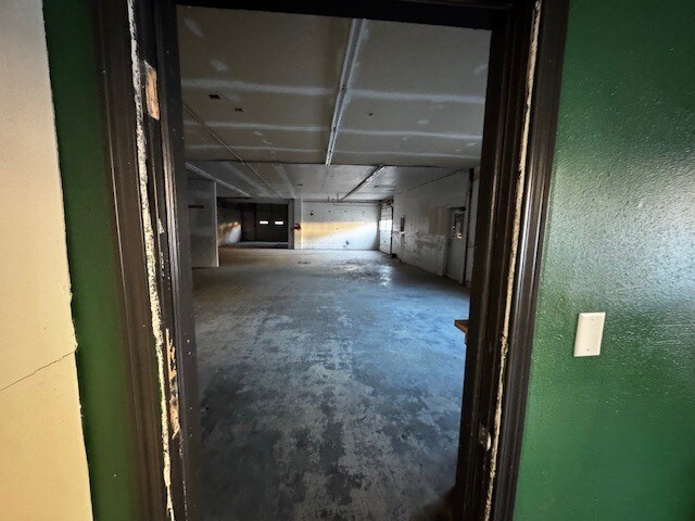 Building Photo - 410 S Grand Ave