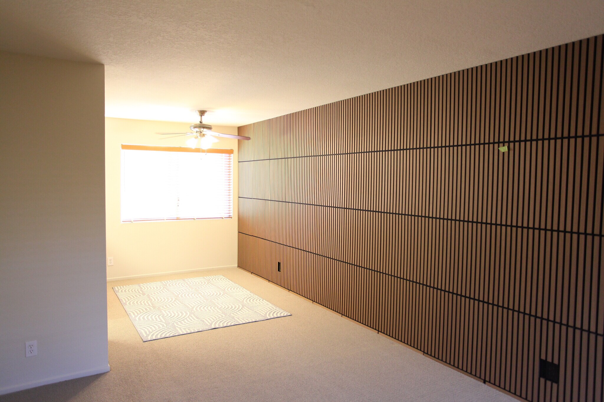Dining area - 11068 Sharp Ave