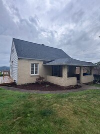 Building Photo - 720 6th St