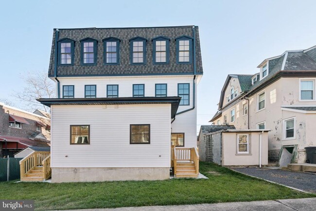 Building Photo - 345 E Gorgas Ln