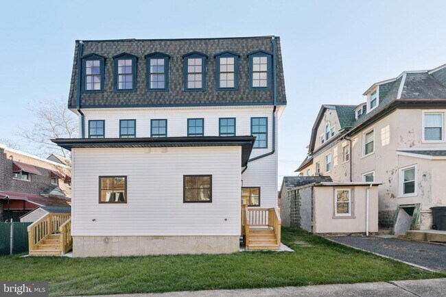 Building Photo - 347 E Gorgas Ln