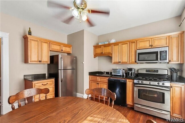 Building Photo - 2209 13th Street