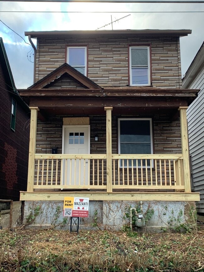 Building Photo - 312 S 4th St