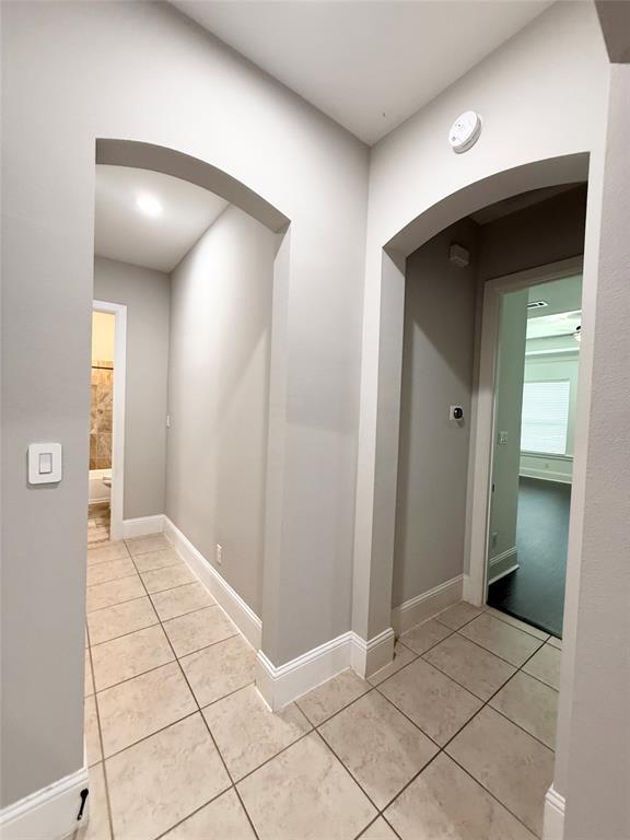 Building Photo - 5711 Stern Springs Ln