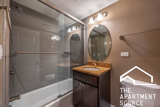 Building Photo - 3138 S Indiana Ave