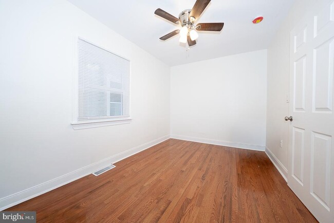Building Photo - 168 Kalos St