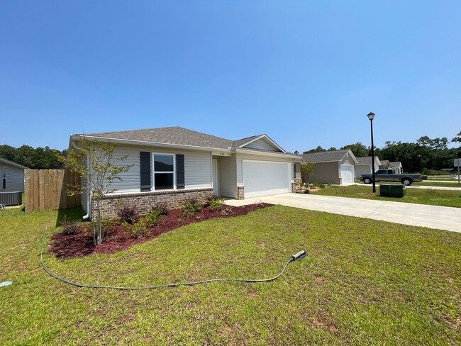 Building Photo - Beautiful 3 Bedroom