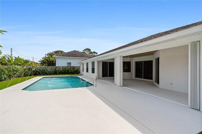 Building Photo - 5923 Loxahatchee Pines Dr