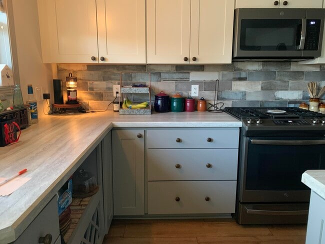 Building Photo - 401 Spring St