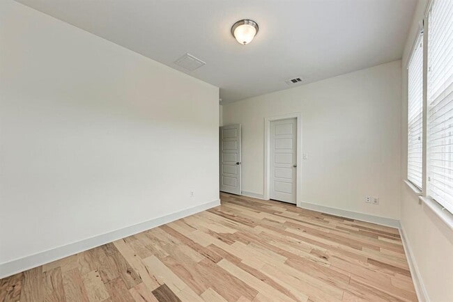 Building Photo - 1506 Homespun Rd