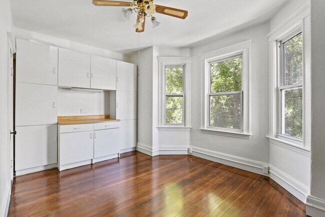 Building Photo - 29 Gibbens St
