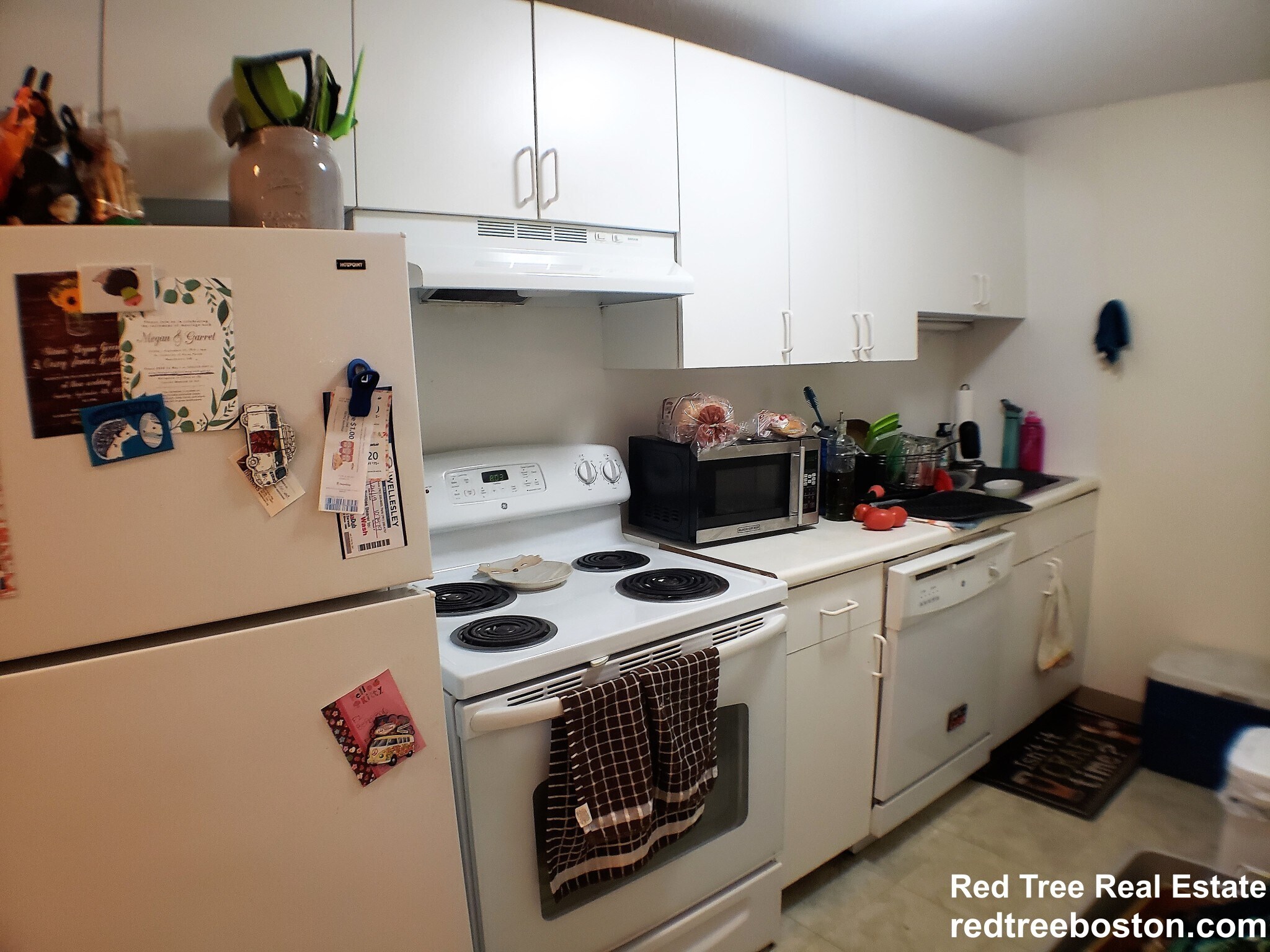 Building Photo - 122 Dustin St