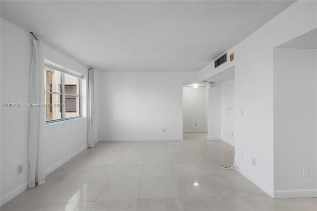 Building Photo - 1390 Ocean Dr
