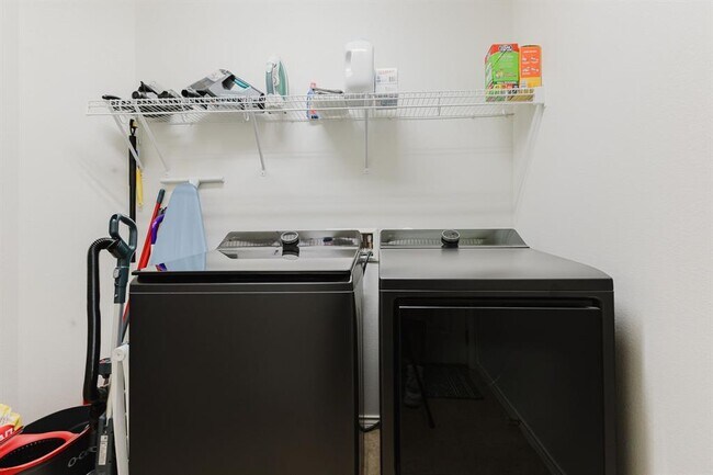 Building Photo - 2292 Intrepid Dr