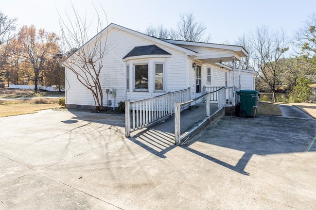 Building Photo - 700 Western Ave