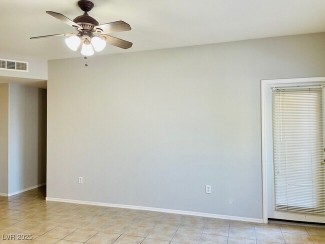 Building Photo - 1050 E Cactus Ave