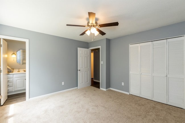 Building Photo - 104 Greenwood Cir