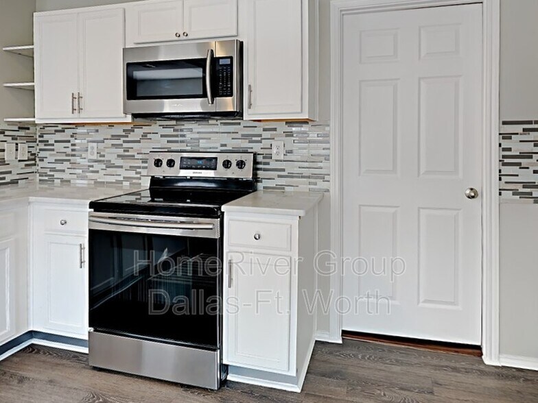 Building Photo - 12644 Shady Cedar Dr