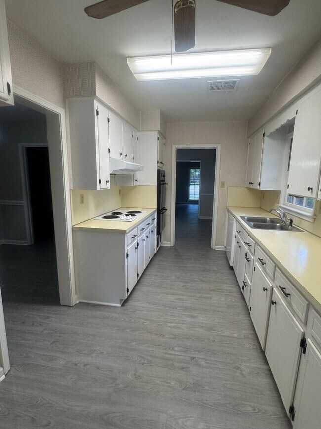 Building Photo - 3054 Merrimac Dr