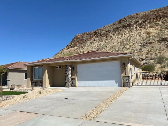 Primary Photo - 3 Bed 2 Bath Home in Hurricane