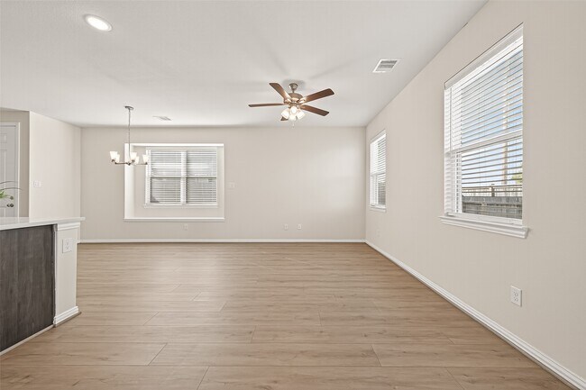 Building Photo - 27922 Western Crk Ct