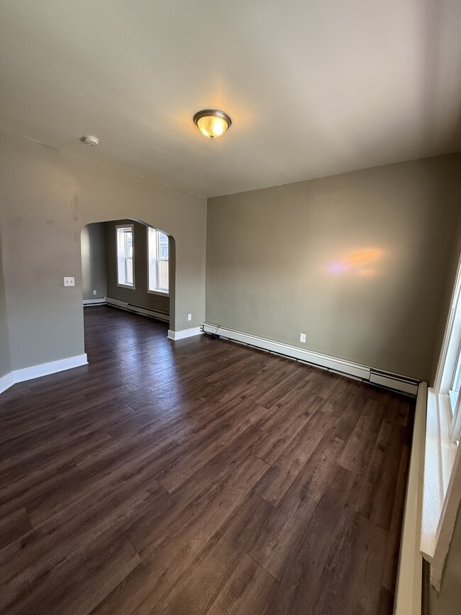 Building Photo - 1355 Payne Ave