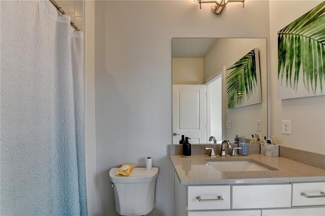 Building Photo - 120 Grand Cres