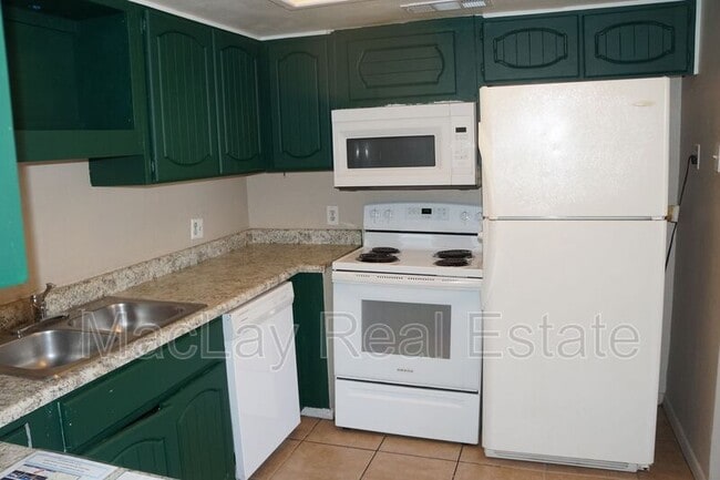 Building Photo - 2227 N 24th Pl