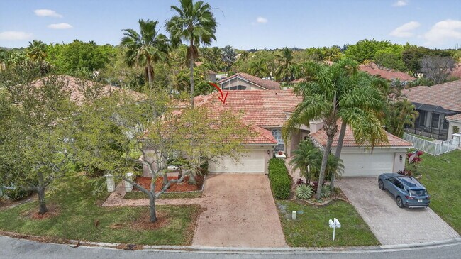 Building Photo - Beautiful & Spacious 3 Bedroom and 2 Bathroom with 2 Car garage and covered patio Home in West Pa...