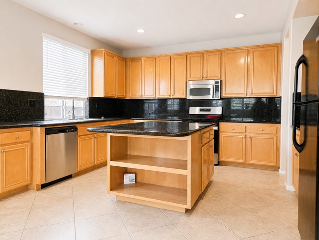 Building Photo - 686 Jay Ct