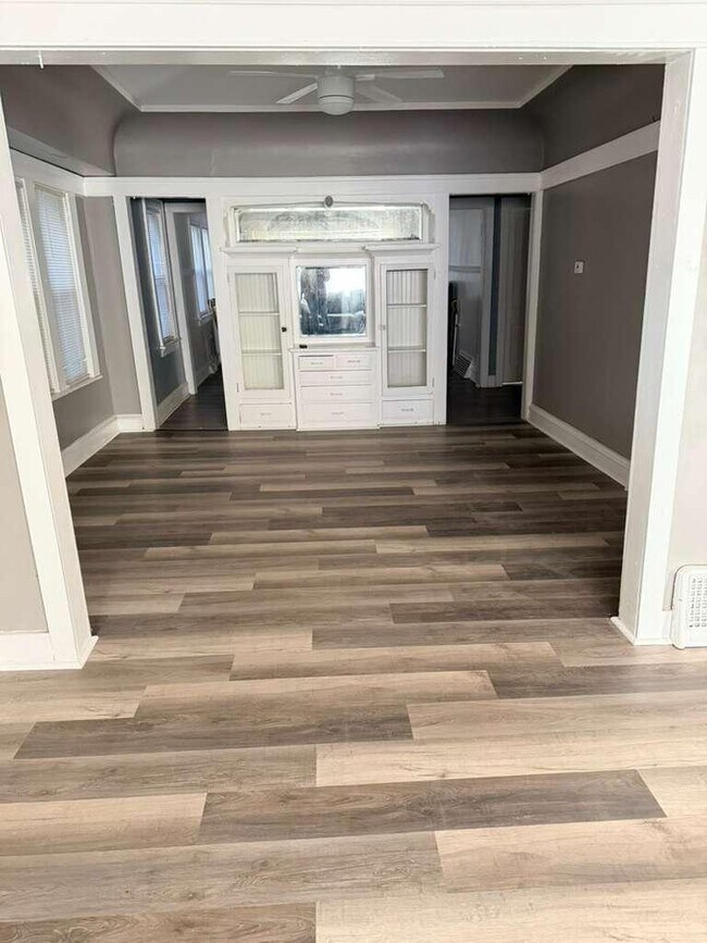 Building Photo - 2215 N 15th St