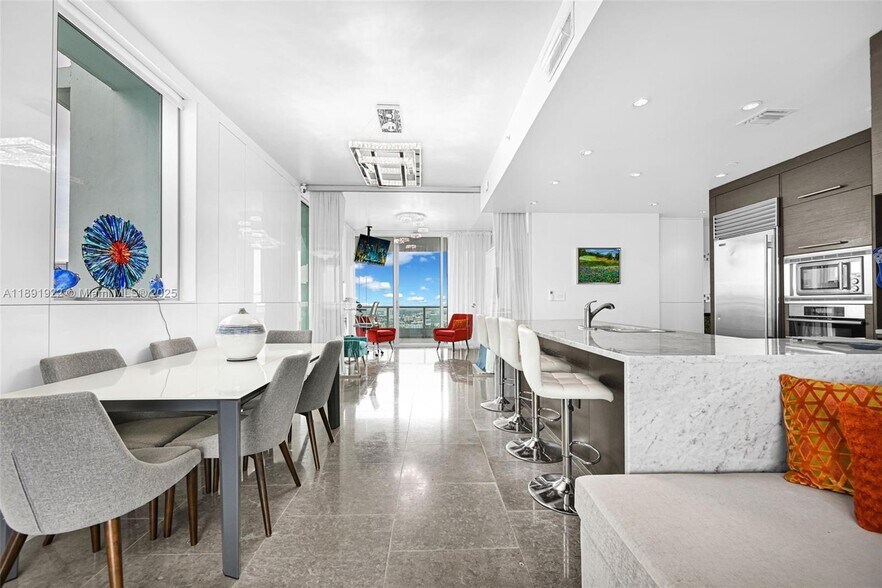 Building Photo - 900 Biscayne Blvd