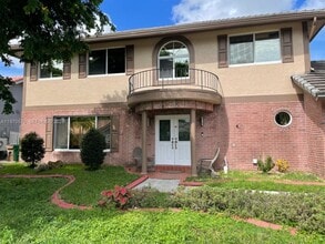 Building Photo - 801 Amherst Ave