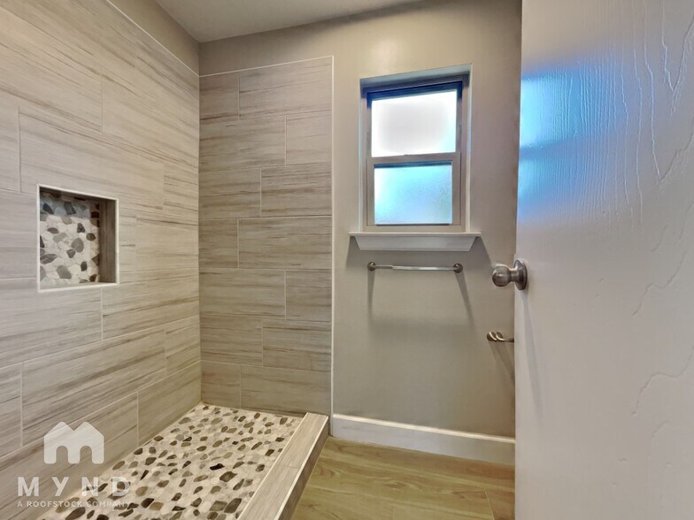 Building Photo - 15726 Pipers View Dr