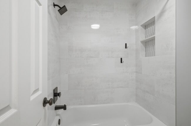 Building Photo - 9419 Stonehouse Ln